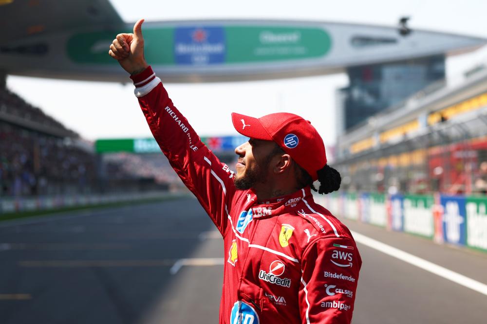 王楚钦、林诗栋出战半决赛 女单上演“中国德比” WTT总决赛今日赛程→央视新闻客户端.